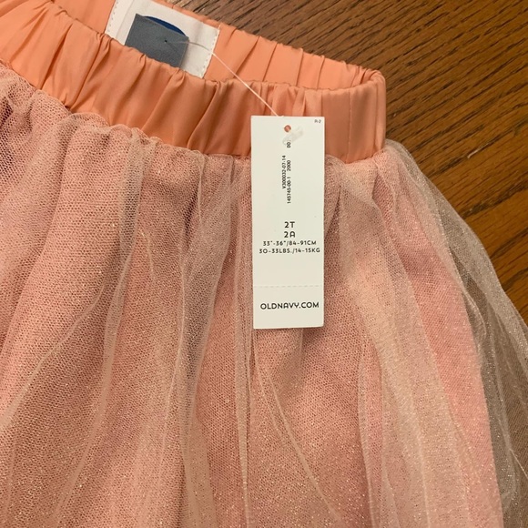 Old Navy NWT sparkly skirt 2T - Picture 2 of 3